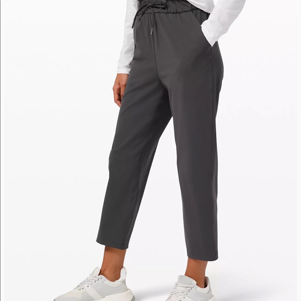 NWOT lululemon on the fly 7/8 pant black
